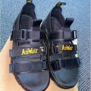 Dr. Martens Pearsons